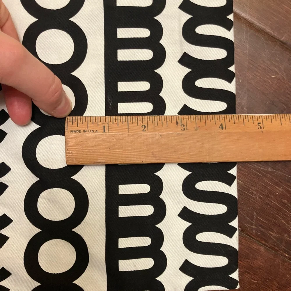 Marc Jacob’s Dust Bag - Picture 5 of 8